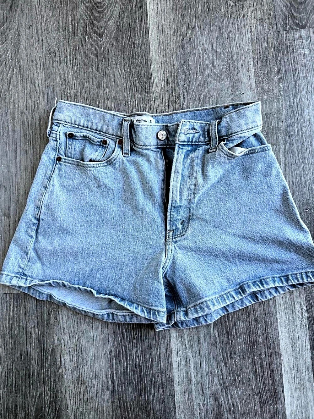 Abercrombie & Fitch Curve Love The 4" Mom Short High Rise Waist 27 Size 4